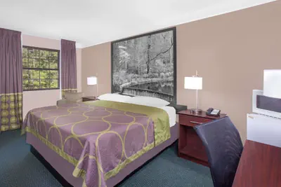Photo 4 - Super 8 by Wyndham Austell/Six Flags
