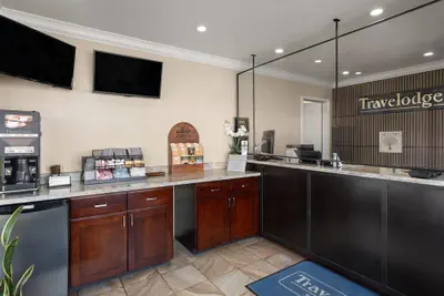 Photo 3 - Travelodge by Wyndham Eureka