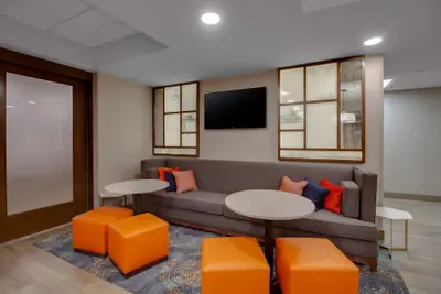 Photo 5 - Hampton Inn Birmingham-Colonnade 280