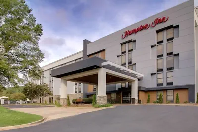 Photo 2 - Hampton Inn Birmingham-Colonnade 280