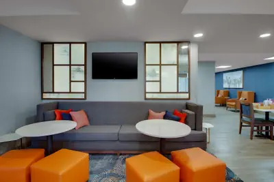 Photo 4 - Hampton Inn Birmingham-Colonnade 280