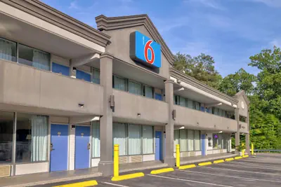 Photo 2 - Motel 6 Morgantown, WV