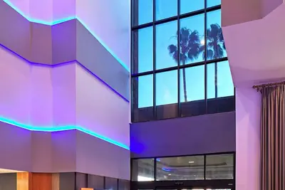Photo 2 - Best Western Plus Meridian Inn & Suites, Anaheim-Orange