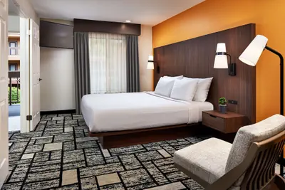 Photo 5 - Best Western Plus Meridian Inn & Suites, Anaheim-Orange
