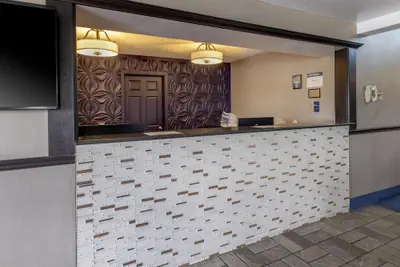 Photo 3 - Best Western Parkside Inn