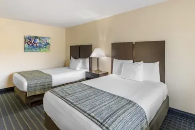 Photo 5 - Best Western Parkside Inn