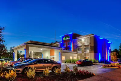 Photo 2 - Holiday Inn Express Newberg - Wine Country by IHG