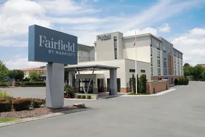Photo 2 - Fairfield by Marriott Inn & Suites Chattanooga