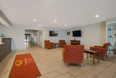 Photo 3 - Econo Lodge Inn & Suites Fulton - Rockport