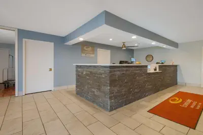 Photo 4 - Econo Lodge Inn & Suites Fulton - Rockport