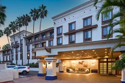 Photo 2 - Courtyard by Marriott Old Town
