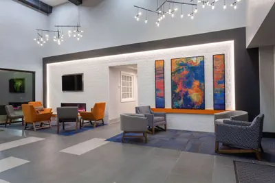 Photo 3 - La Quinta Inn & Suites by Wyndham Ft. Myers-Sanibel Gateway