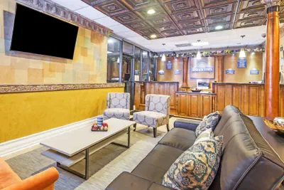 Photo 4 - Days Inn by Wyndham Fort Lauderdale-Oakland Park Airport N