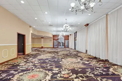 Photo 3 - DoubleTree by Hilton Hotel Charlottesville