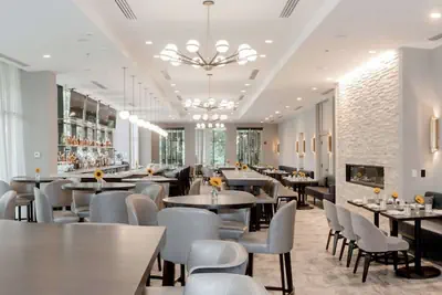 Photo 2 - DoubleTree by Hilton Hotel Charlottesville
