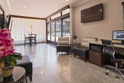 Photo 4 - Best Western Hollywood Plaza Hotel - Walk of Fame Film City LA
