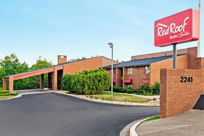 Photo 2 - Red Roof Inn & Suites Lexington - Hamburg