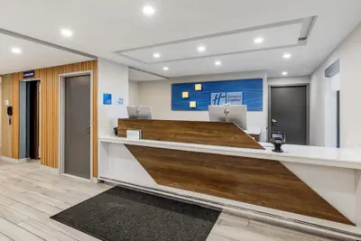 Photo 2 - Holiday Inn Express Chicago-Downers Grove by IHG