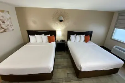 Photo 3 - Stanford Inn & Suites Anaheim