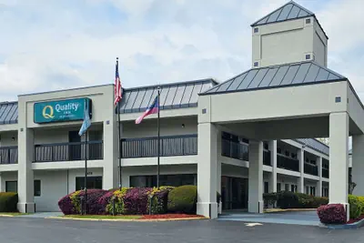 Photo 2 - Quality Inn near Six Flags