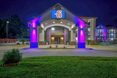 Photo 2 - Motel 6 Lafayette, LA