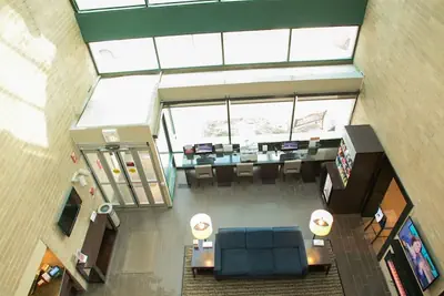 Photo 2 - Comfort Suites Oakbrook Terrace near Oakbrook Center