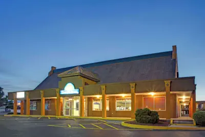 Photo 2 - Days Inn by Wyndham Benson