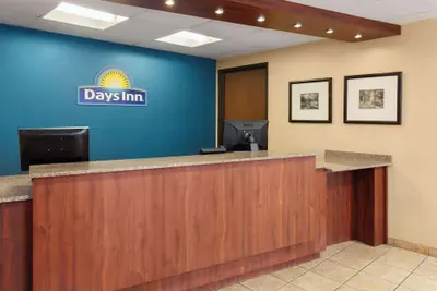 Photo 3 - Days Inn by Wyndham Rockford I-90 Casino District