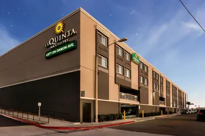 Photo 2 - La Quinta Inn & Suites by Wyndham San Diego Mission Bay