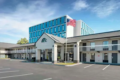 Photo 2 - Econo Lodge Augusta, Downtown