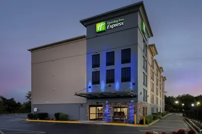 Photo 2 - Holiday Inn Express Washington DC - BW Parkway by IHG