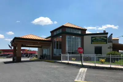 Photo 2 - Days Inn by Wyndham Carlisle North