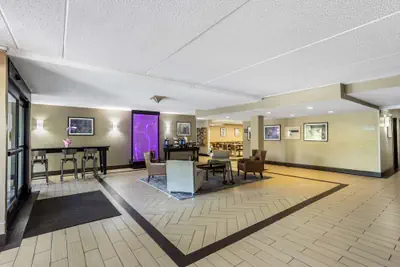 Photo 3 - Best Western Harrisburg North Hotel