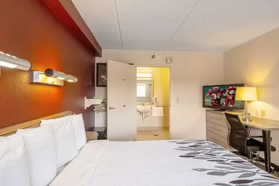 Photo 5 - Red Roof Inn Canton