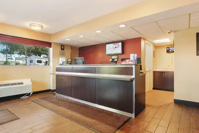 Photo 3 - Red Roof Inn Canton