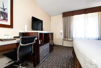 Photo 4 - New Hope Inn & Suites