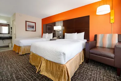 Photo 5 - New Hope Inn & Suites