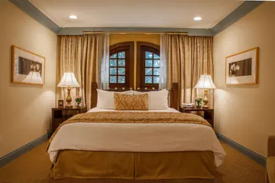 Photo 5 - Best Western Plus Sunset Plaza Hotel
