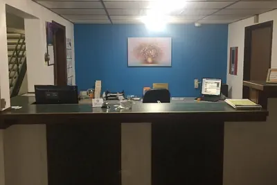Photo 4 - Sunset Inn & Suites - Lincoln Airport