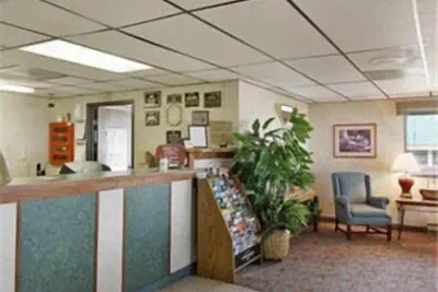 Photo 5 - Sunset Inn & Suites - Lincoln Airport