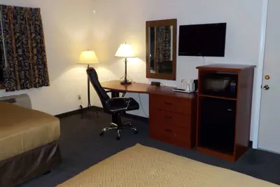 Photo 5 - SureStay Hotel by Best Western Greenville