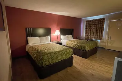 Photo 5 - Economy Inn
