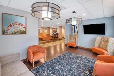 Photo 4 - Hampton Inn Portland East