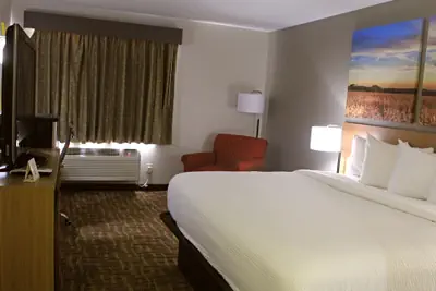 Photo 5 - Days Inn by Wyndham West-Eau Claire