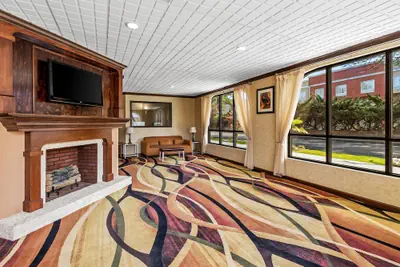 Photo 4 - Quality Inn & Suites Florence Civic Center