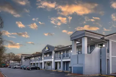 Photo 2 - Days Inn by Wyndham Raleigh Glenwood-Crabtree