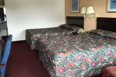 Photo 5 - Belmont Inn & Suites