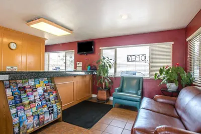Photo 4 - Rodeway Inn Fallbrook Downtown