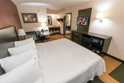 Photo 2 - Red Roof Inn PLUS+ Washington DC - Manassas