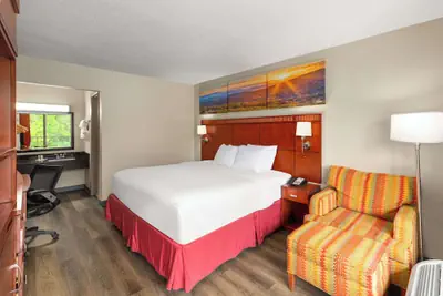 Photo 5 - Days Inn by Wyndham Knoxville East